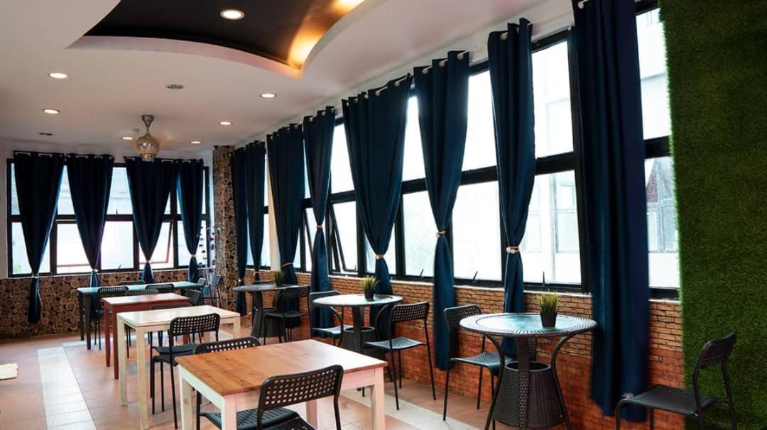 New Town Hotel Usj Sentral Субанґ-Джая Екстер'єр фото